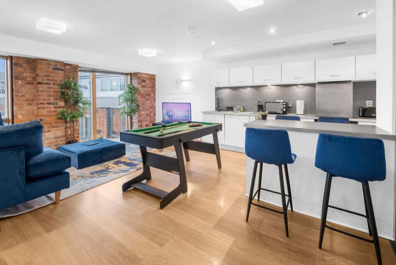 Snooker Table Apartment With 4 Beds And Free Parking Coventry Kültér fotó