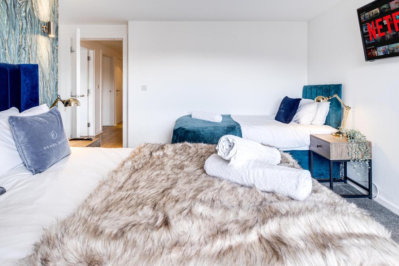 Snooker Table Apartment With 4 Beds And Free Parking Coventry Kültér fotó