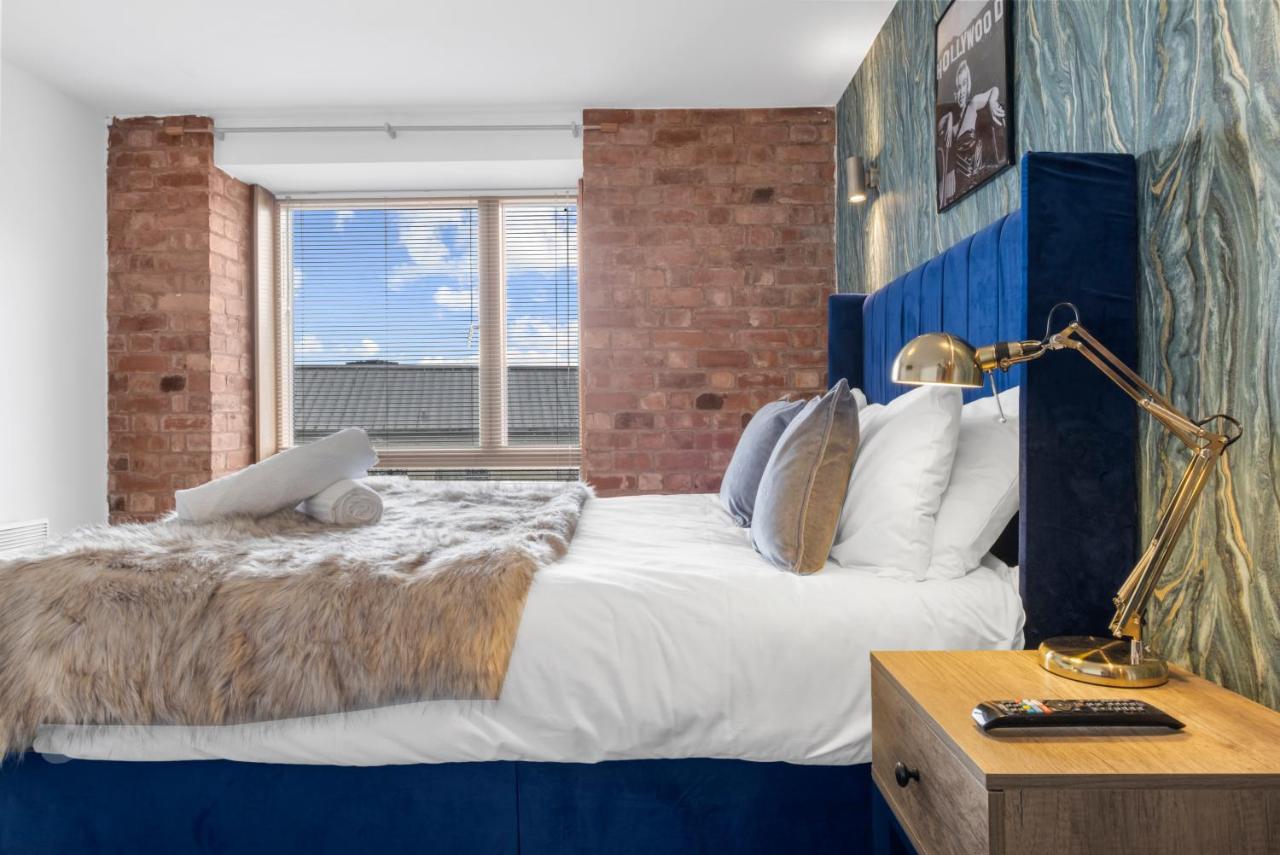Snooker Table Apartment With 4 Beds And Free Parking Coventry Kültér fotó